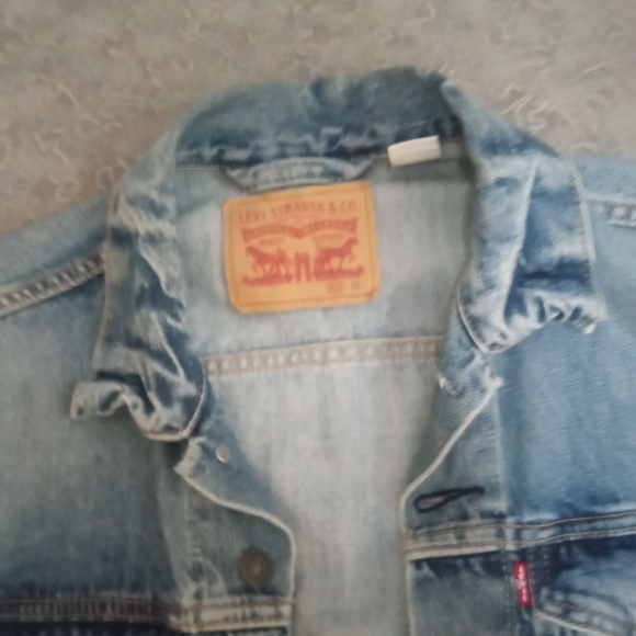 Levi's Men's Classic Blue Denim Jacket - Picture 4 of 4